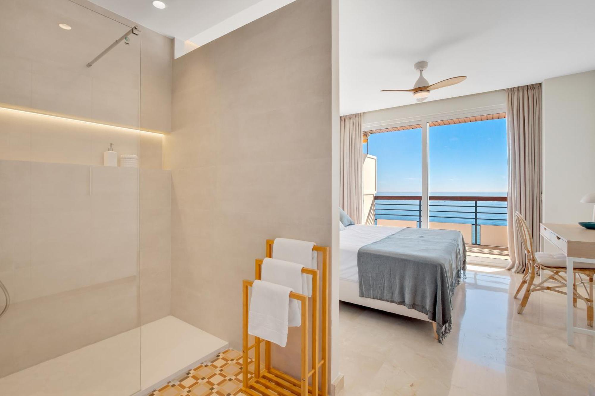 Santa Clara Modern & Exclusive Seafront Apartment Torremolinos Zewnętrze zdjęcie